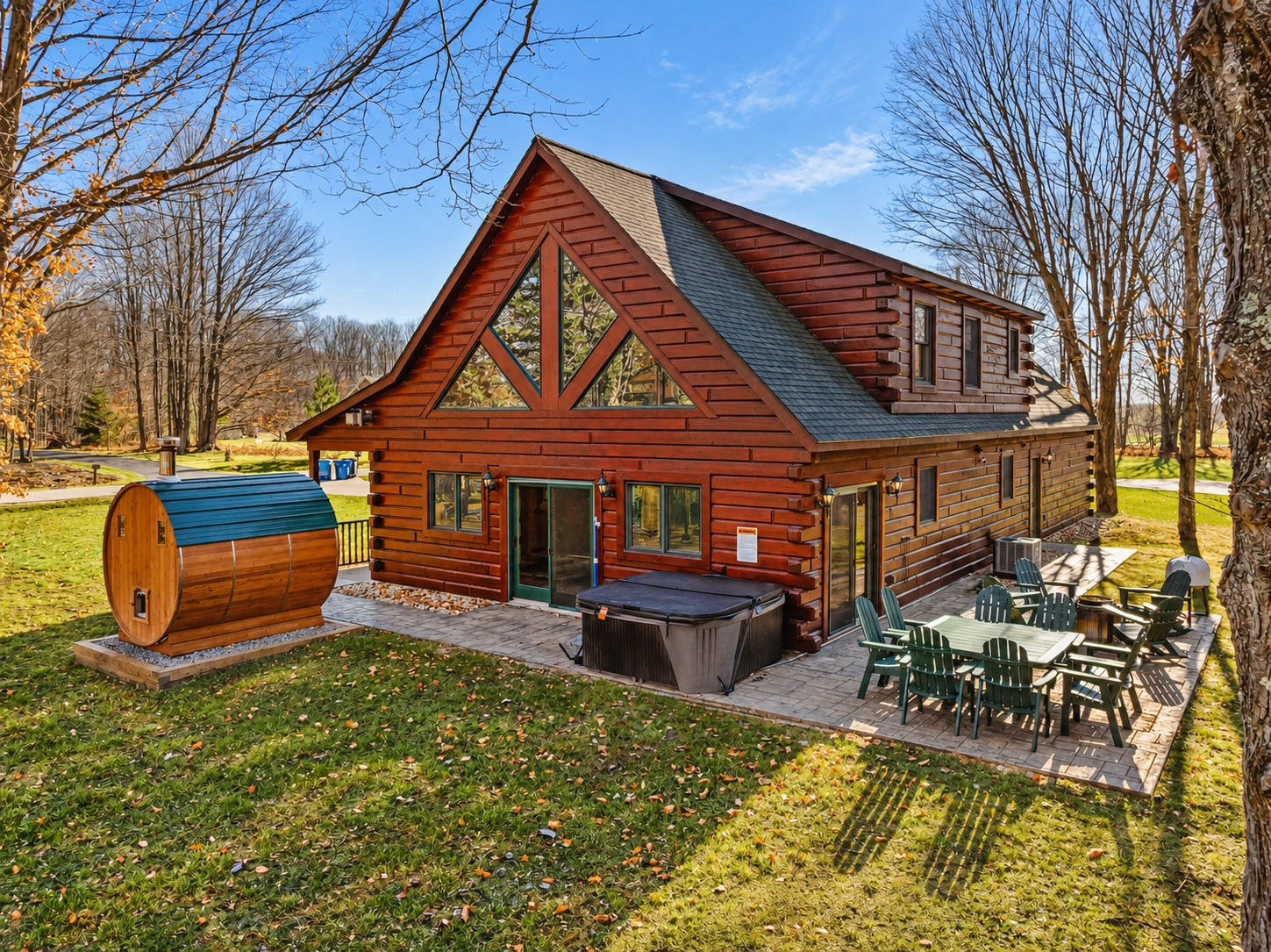 Gathering spaces and wooded setting at Thompsonville Lodge